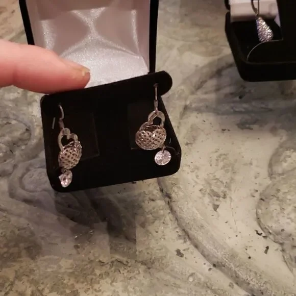 Sale♥️swarowski earrings - Picture 2 of 2